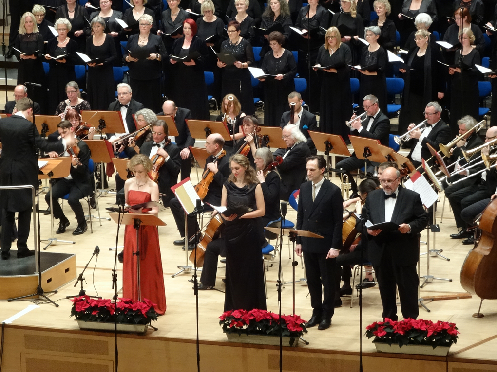 Weihnachtskonzerte vom Polizeichor Duisburg in der Mercatorhalle