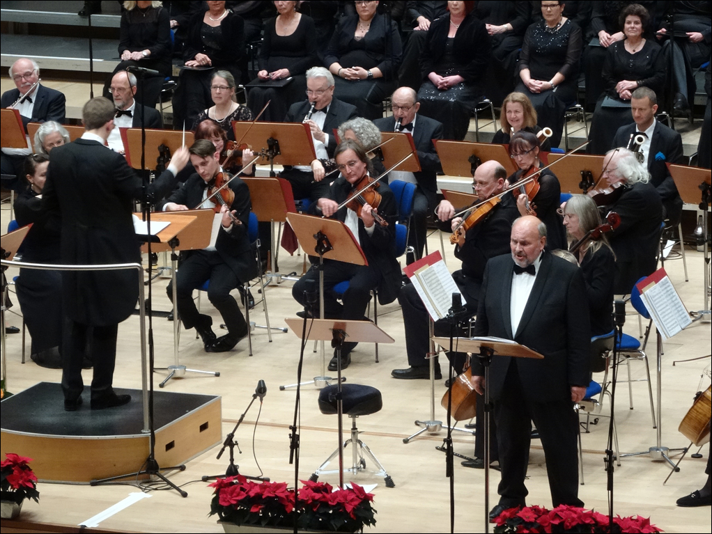 Weihnachtskonzerte vom Polizeichor Duisburg in der Mercatorhalle