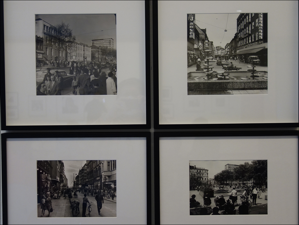 Rudolf Holtappel in einer Ausstellung in der Ludwiggalerie