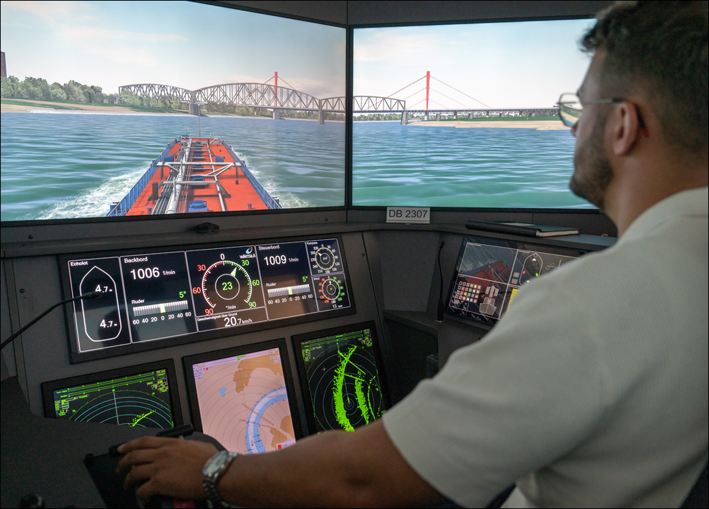 Flachwasserfahrsimulator SANDRA II im Schiffer-Berufskolleg Rhein